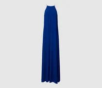 Abendkleid mit gelegten Falten