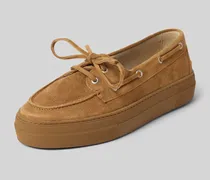 Schuhe mit Schnürverschluss