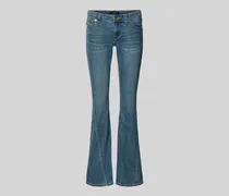 Low Rise Flared Jeans mit Eingrifftaschen Modell 'JOEY