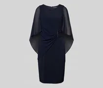 Knielanges Cocktailkleid mit seitlicher Raffung