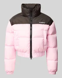 VETEMENTS Cropped Steppjacke mit Eingrifftaschen Pink