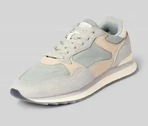 Sneaker mit Schnürverschluss