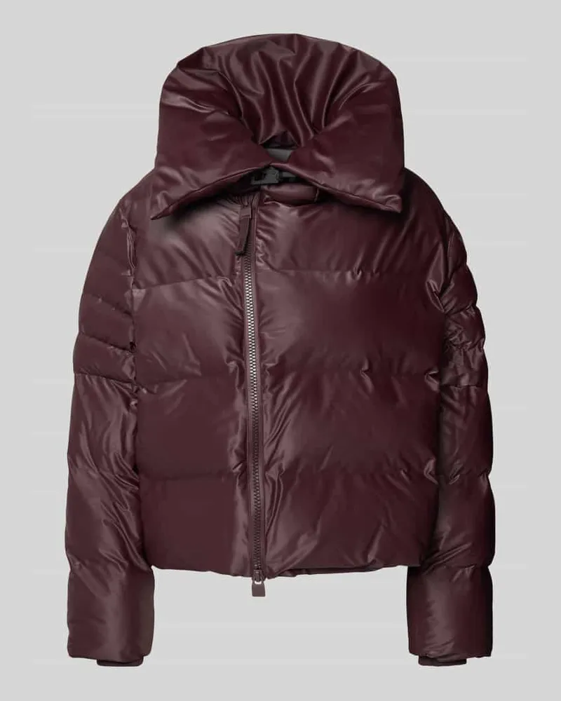 RAINS Steppjacke mit Zweiwege-Reißverschluss Modell 'Alta Vision Aubergine