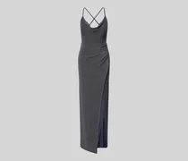 Abendkleid mit seitlicher Raffung