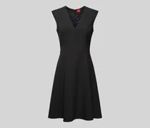 Knielanges Kleid mit V-Ausschnitt Modell 'Karabella