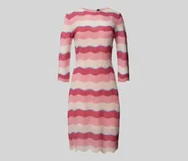Knielanges Strickkleid mit Streifenmuster