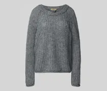 Strickpullover mit Rundhalsausschnitt und Rollsaum