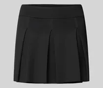 Ausgestellter Sport-Rock mit integrierter Radlerhose