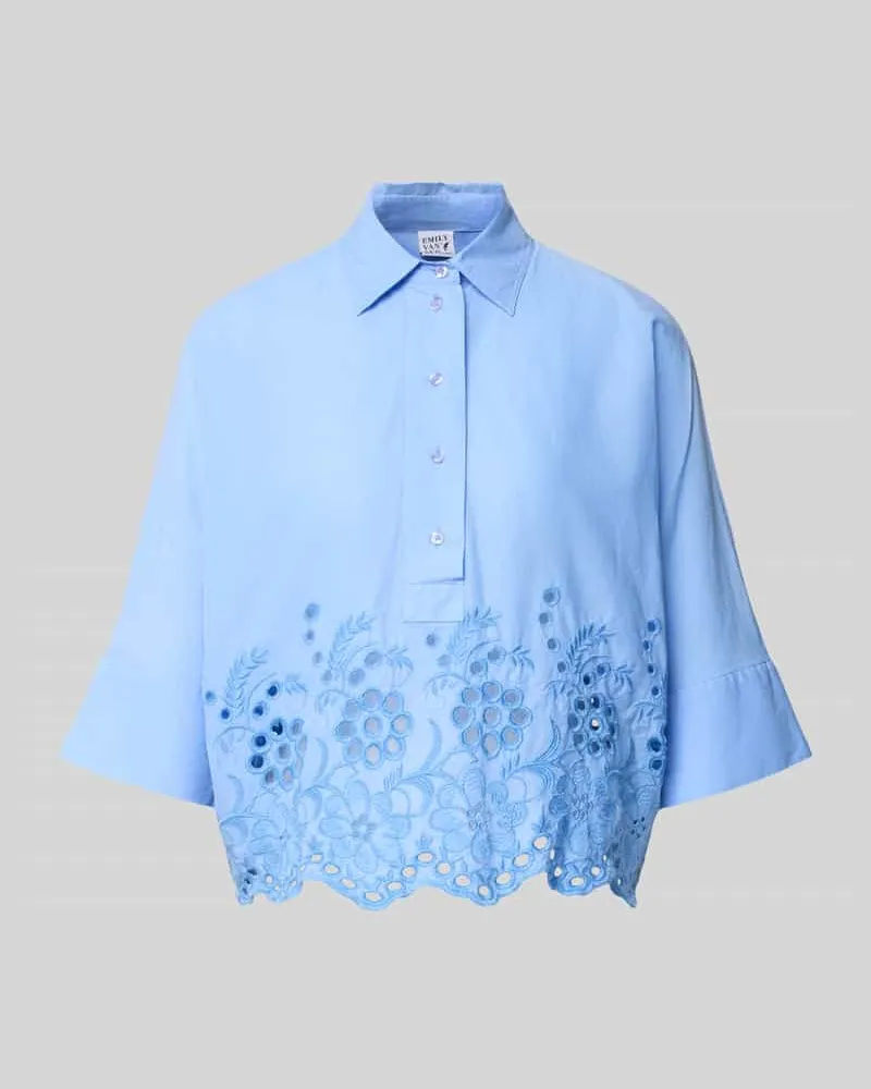 Emily van den Bergh Boxy Fit Bluse mit Lochstickerei Hellblau