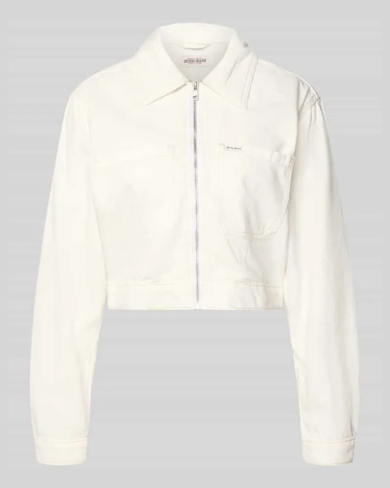 Guess Cropped Jeansjacke mit Brusttaschen und Label-Patch Weiss