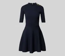 Strickkleid mit Zierknöpfen