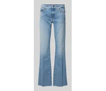 Flared Fit Jeans mit Bügelfalten