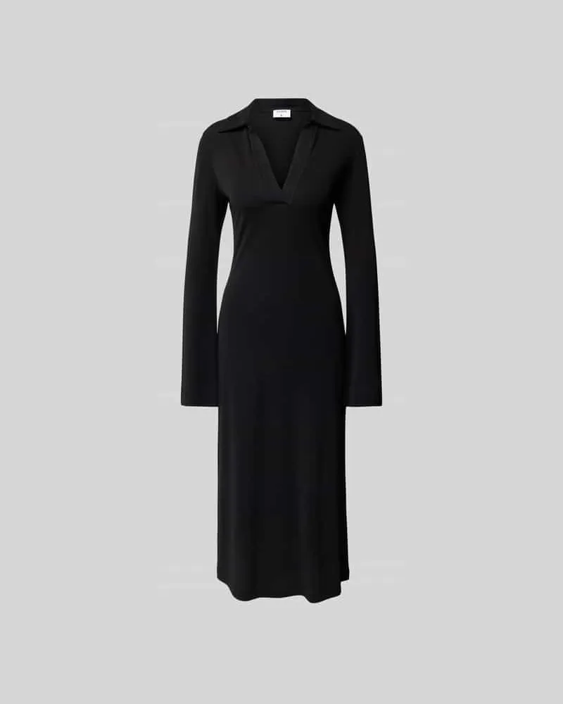 Filippa K Midikleid mit V-Ausschnitt Black