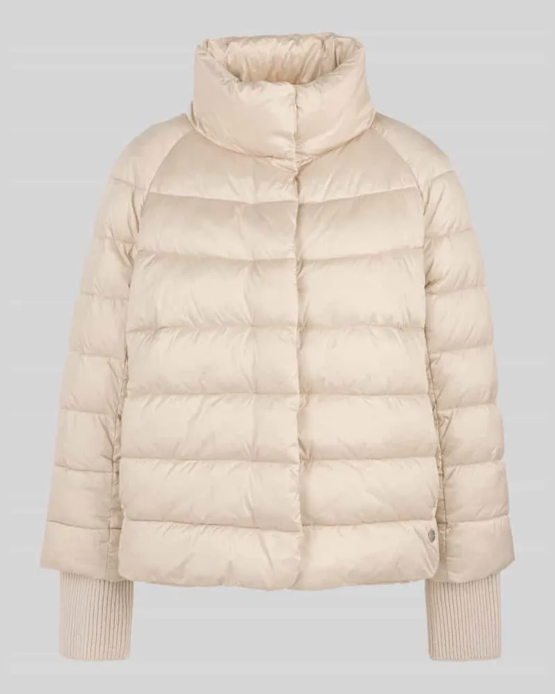 Marc Cain Steppjacke mit Stehkragen und Label-Detail Offwhite