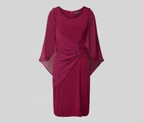 Knielanges Cocktailkleid mit Raffungen