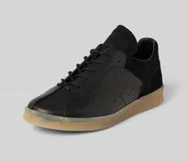 Sneaker mit Schnürverschluss