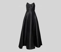 Abendkleid im Off-Shoulder-Look