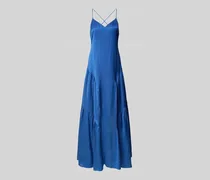 Tailliertes Abendkleid aus Viskose-Leinen-Mix Modell 'VITHYA