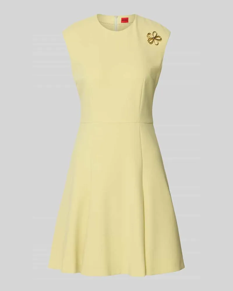 HUGO BOSS Figurumspielendes Freizeitkleid mit Brosche aus Metall Modell 'KILANDI Hellgelb