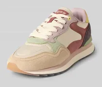 Sneaker mit Schnürverschluss