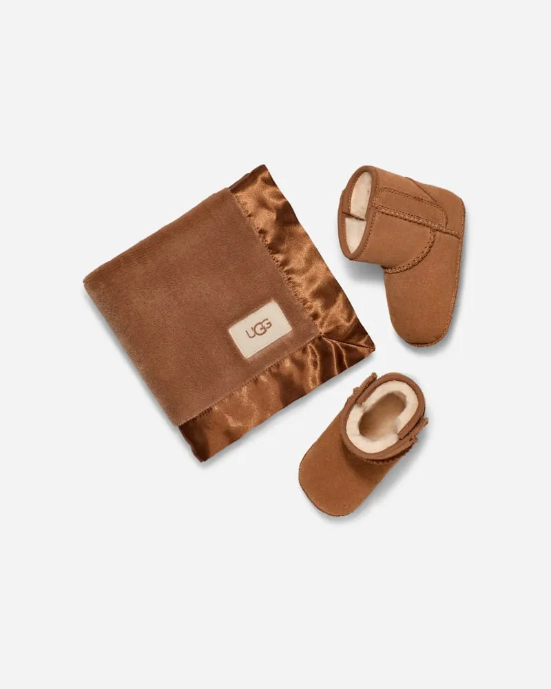 UGG Classic Boot und Lovey Decke für Kinder in Brown, Größe Fleece/Wildleder Chestnut