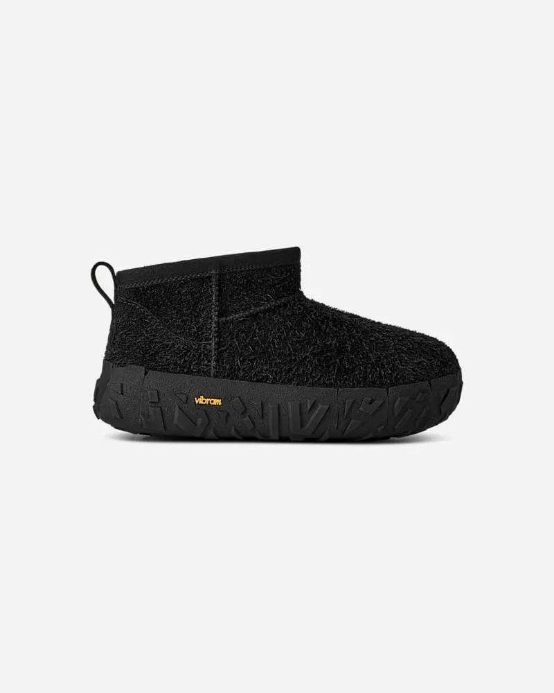 UGG Classic Ultra Mini Wrap Tech Boot für Herren in Black, Größe Veloursleder Black
