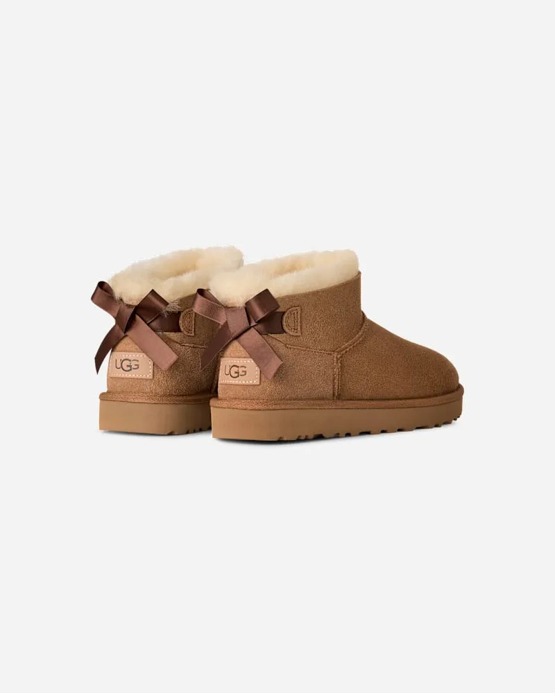 UGG Ultra Mini Bailey Bow Boot für Damen in Brown, Größe Chestnut
