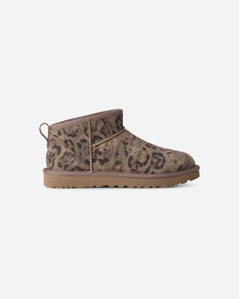 UGG Classic Ultra Mini Spotted Boot für Damen in Brown, Größe Chestnut