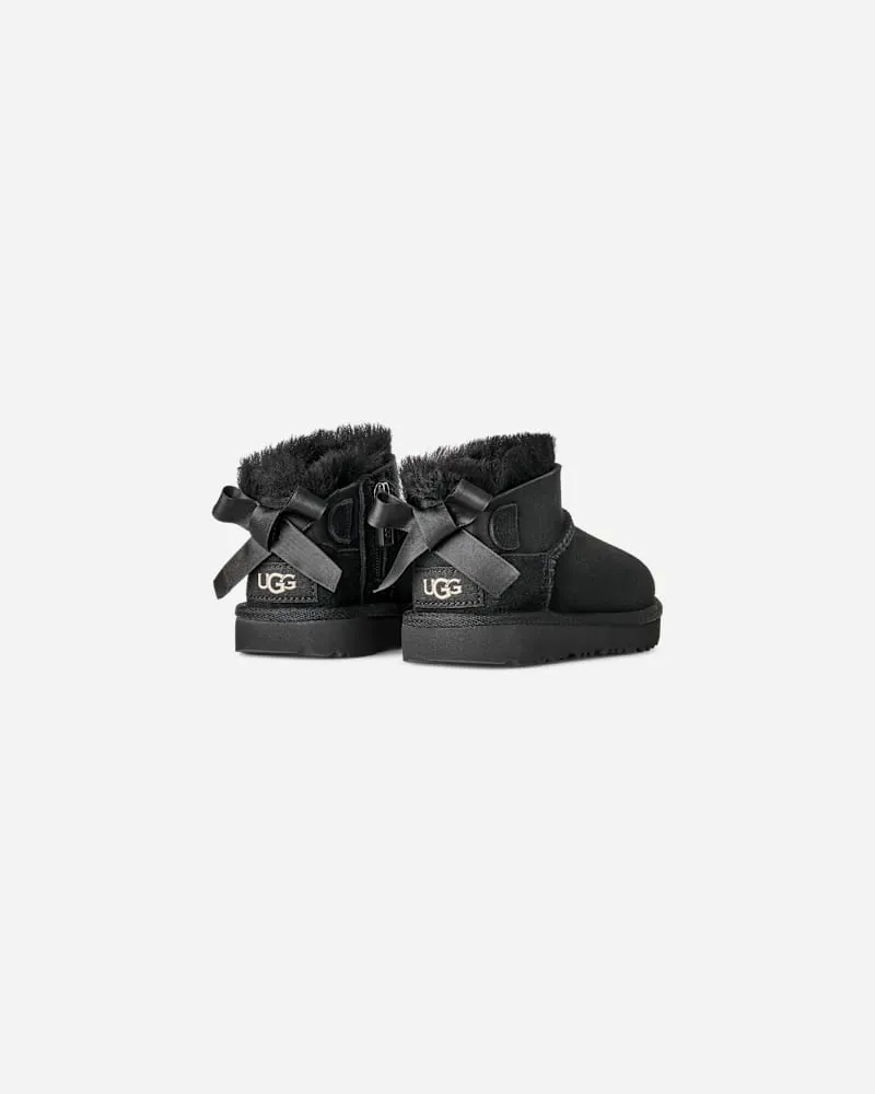 UGG Ultra Mini Bailey Bow Boot für Kinder in Black, Größe Black