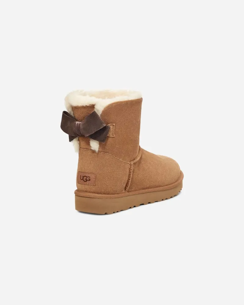 UGG Mini Bailey Suede Bow Boot für Damen in Brown, Größe Veloursleder Chestnut