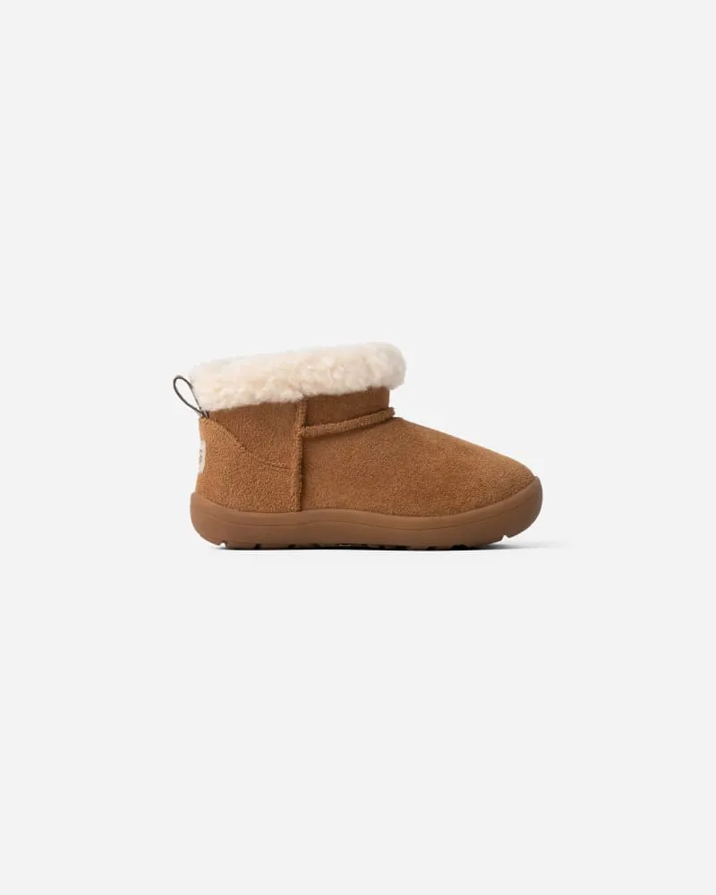 UGG Kinsey Boot für Kinder in Brown, Größe Veloursleder Chestnut