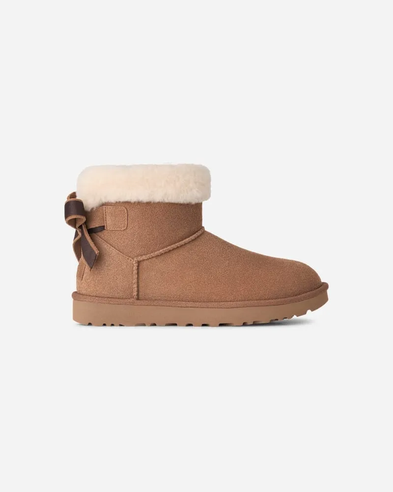 UGG Mini Bailey DuaBow Boot für Damen in Brown, Größe Chestnut