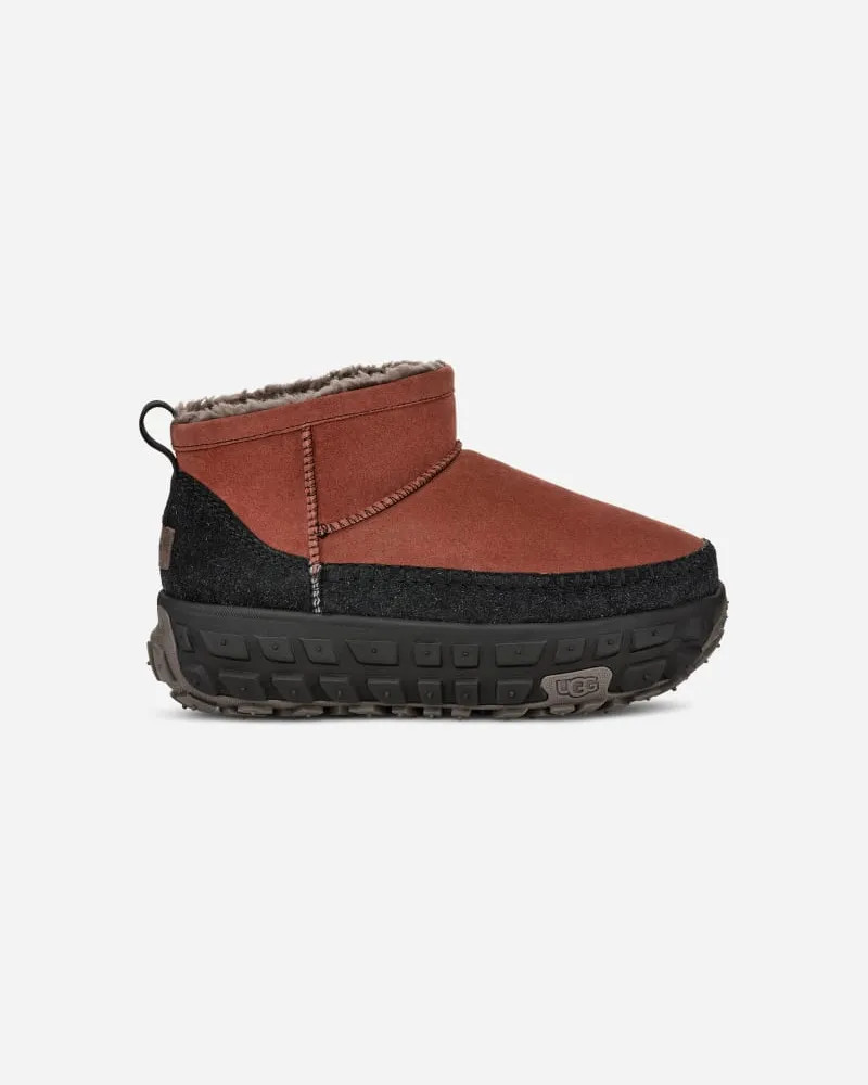 UGG Venture Daze Ultra Mini Boot für Herren in Red Jasper/Black, Größe Veloursleder Red