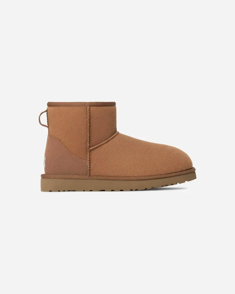 UGG Classic Mini Boot für Herren | UGG® EU in Brown, Größe Schaffell Chestnut
