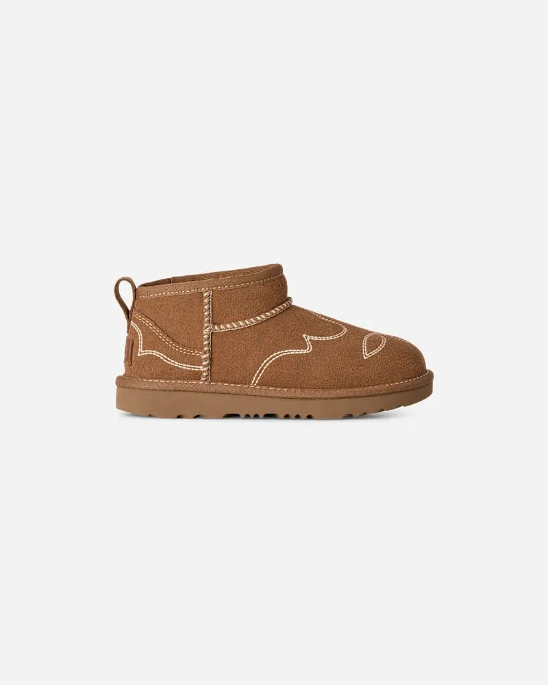 UGG Classic Ultra Mini Western Boot für Kinder in Brown, Größe Chestnut