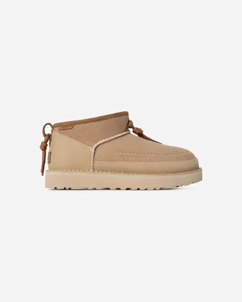 UGG Classic Ultra Mini Crafted Regenerate Boot für Damen | UGG® EU in Beige, Größe Twinface Sand