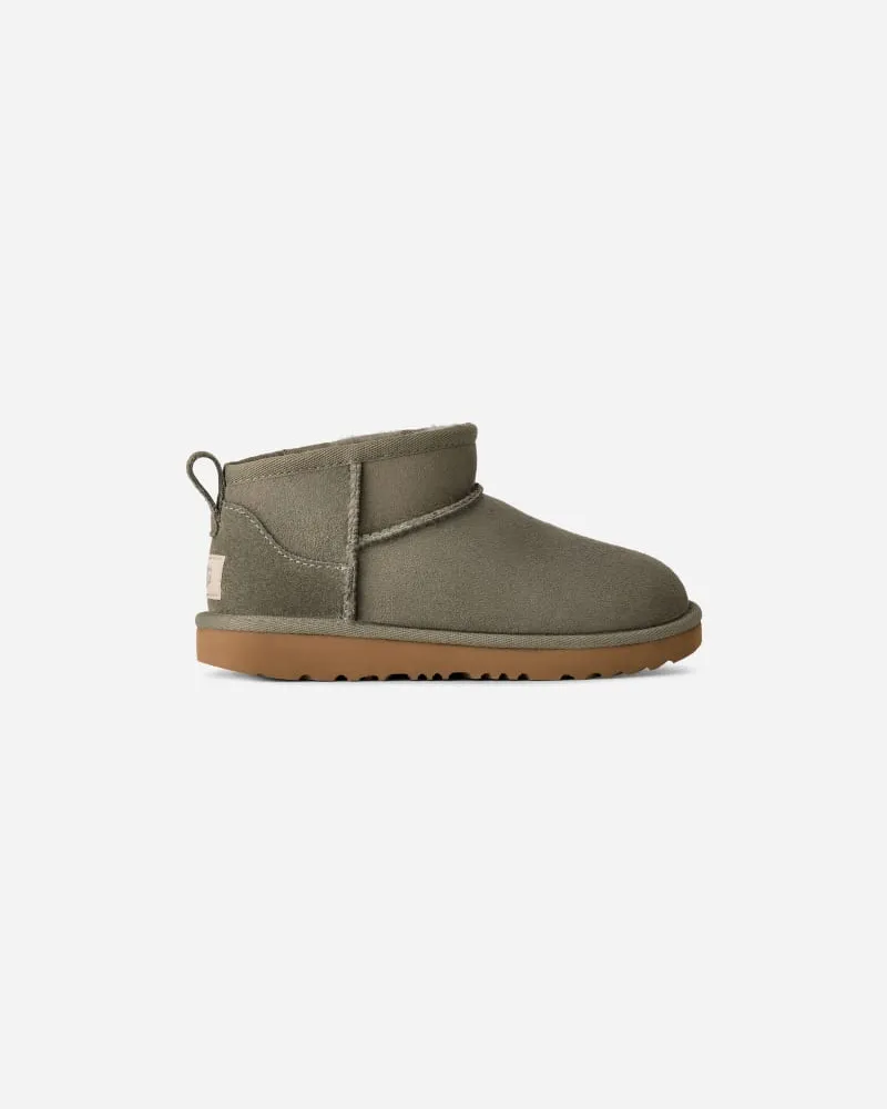 UGG Classic Ultra Mini Boot für Kinder in Green, Größe Twinface Moss