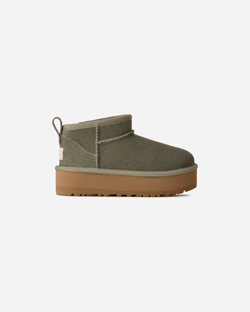 UGG Classic Ultra Mini Plateau-Boot für Kinder in Green, Größe Wildleder Moss