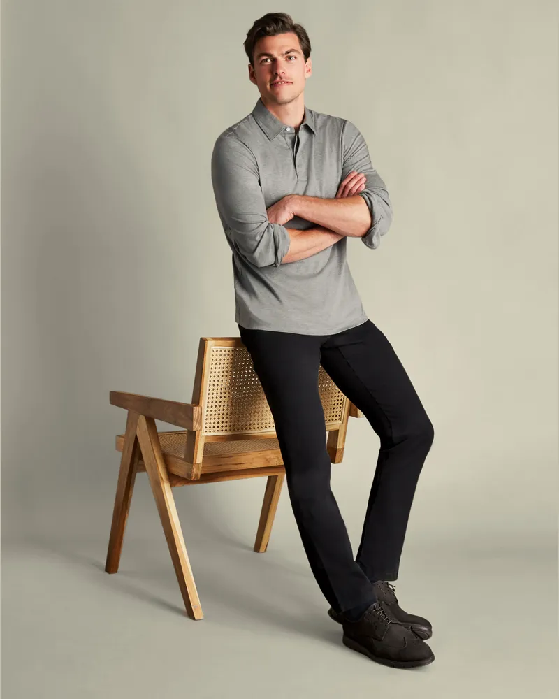 Charles Tyrwhitt Ultimative Bügelfreie Chino Schwarz