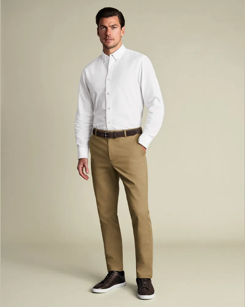 Charles Tyrwhitt Ultimative Bügelfreie Chino Braun