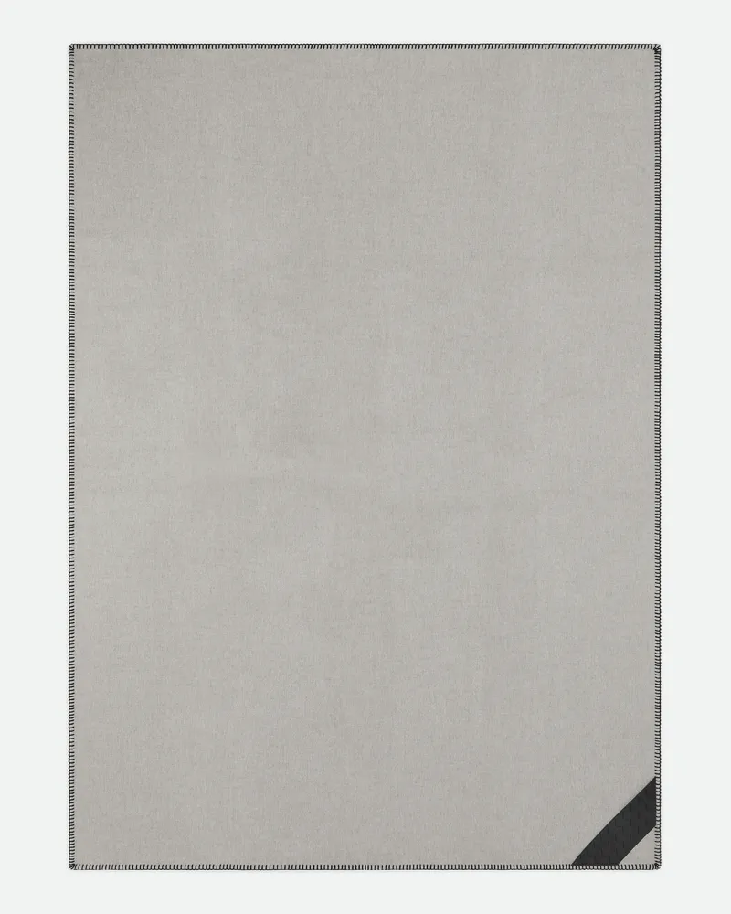 Bottega Veneta Decke Mit Intrecciato Aufnäher - Grau & Silberfarben - Unisex - 90 % Wolle & 10 % Kaschmir Grau