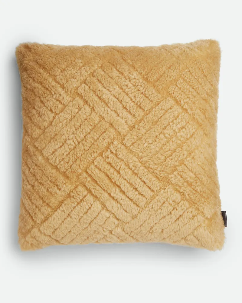 Bottega Veneta Kissen As Shearling Mit Intreccio Mster Butter