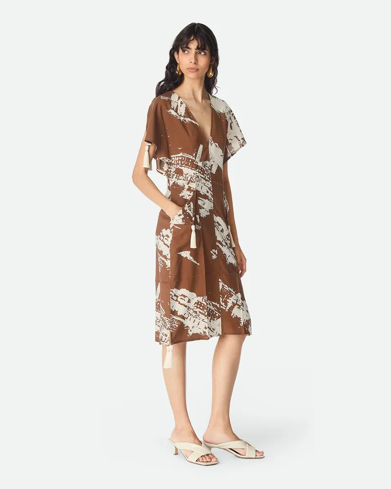 Bottega Veneta Kleid Mit Italienischer Postkarte Pecan
