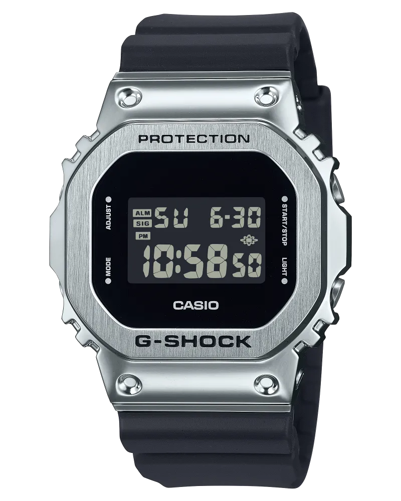 Casio The Origin Herrenuhr GM-5600U-1ER Silber