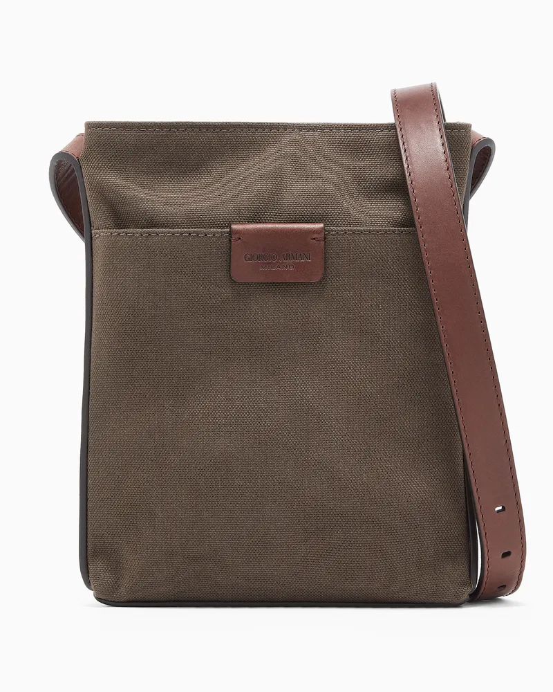 Giorgio Armani Crossbody Bag aus Canvas und Leder Braun