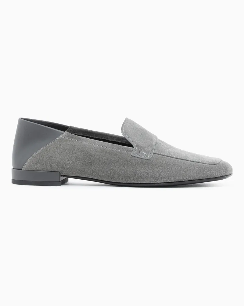Giorgio Armani Loafer aus Wildleder mit eckiger Kappe und Ledersohle Grau