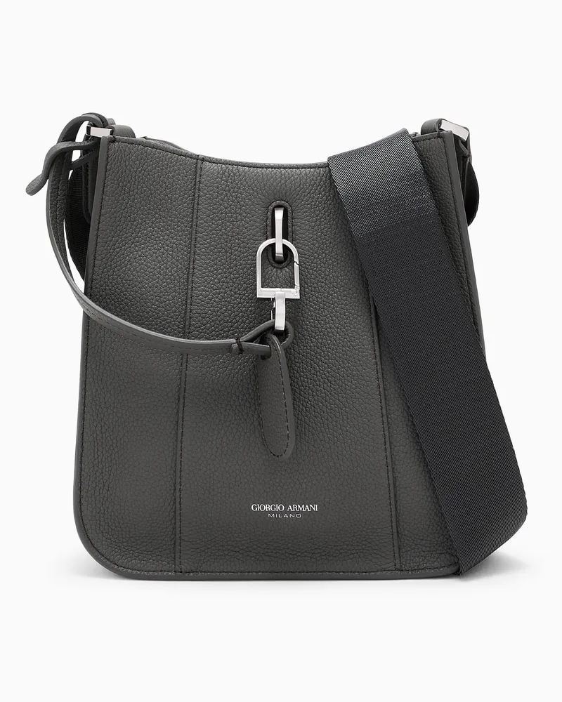 Giorgio Armani Schultertasche aus genarbtem Leder mit verstellbarem Riemen Grau