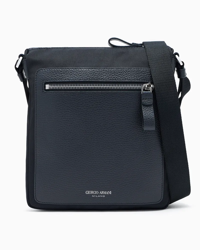 Giorgio Armani ASV Crossbody Bag aus Nylon und genarbtem Leder Schwarz