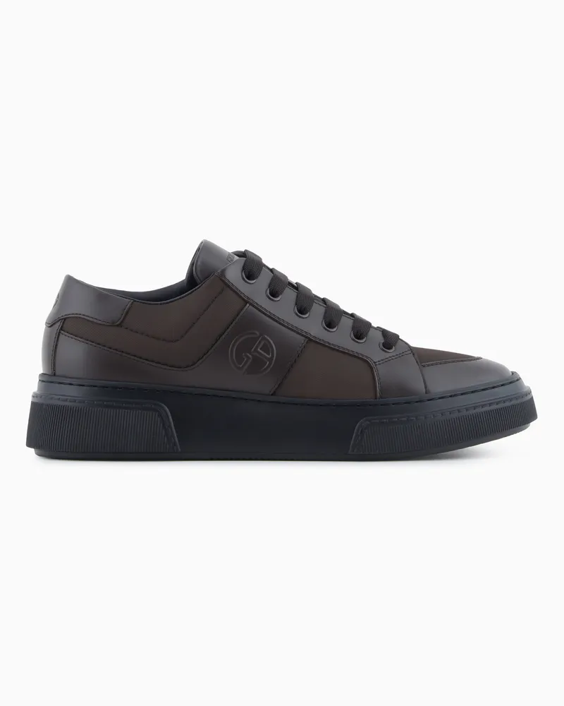 Giorgio Armani Sneaker aus Leder und Stoff 