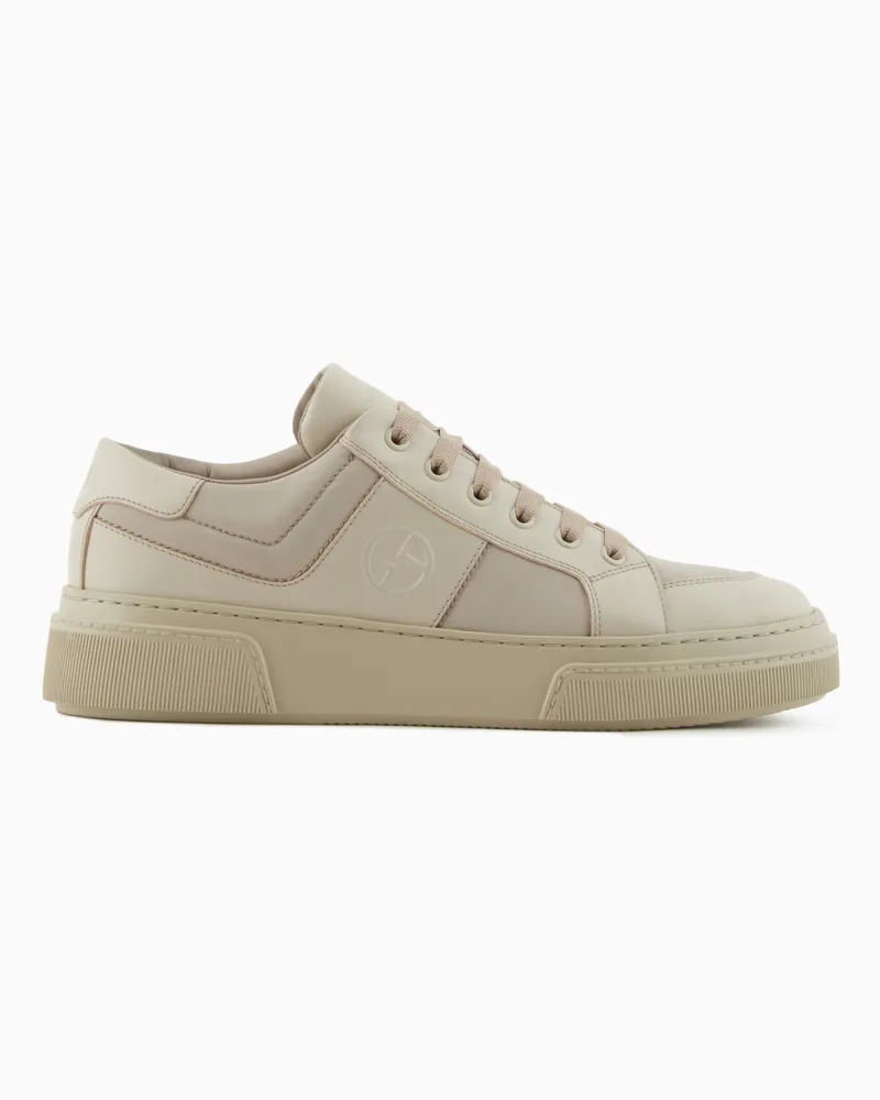 Giorgio Armani Sneaker aus Leder und Stoff Beige